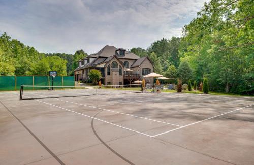 Wake Forest Casa | Luxury Estate Private Hot Tub and Pickleball Court
