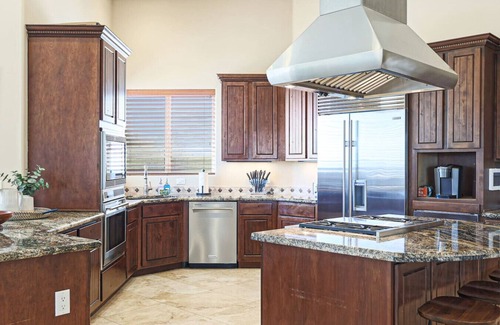 Pinnacle Peak Apartamento | Luxury Estate, Sleeps 24 | Sonoran By HomeStakes
