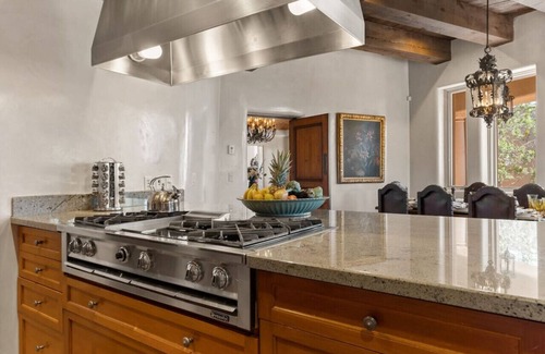 Northeast Santa Fe Villa | Luxury Estate w/ Hot Tub & Casita
