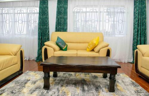 Athi River Villa | Luxury Exclusive 6Bedroom Home - Perfect for Families & Groups