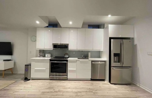 Glen Abbey Apartamento | Luxury Executive Studio in prestigious Glen Abbey Oakville