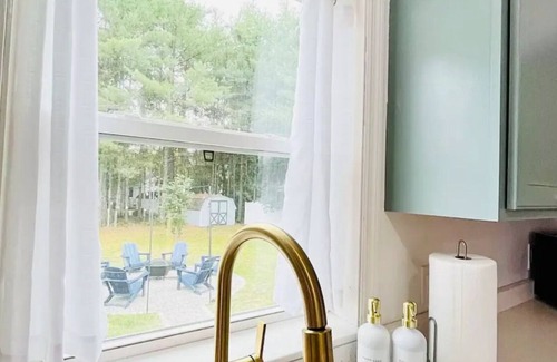 Warrensburg Casa | Luxury Fall Retreat with mountain views - 10 min to Lake George