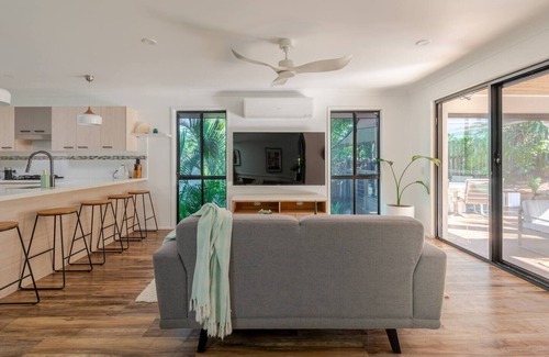 Oxenford Casa | Luxury family and friends escape - 5 minutes from theme parks, 20 mins to beach
