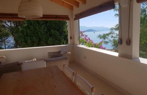 Slatine Villa | Luxury Family Beach Front Villa - SUNDAY BEACH HOUSE