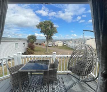 Isle of Grain Apartamento | Luxury Family Caravan With Decking and Sea View - Sleeps 6