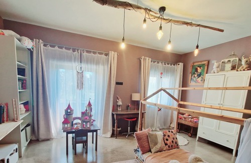 Courthezon Otro | Luxury Family Farmhouse in Provence Near Avignon