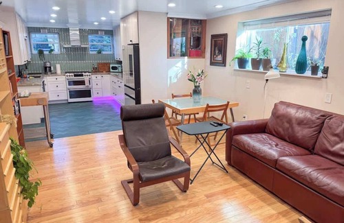 Rockridge Casa | Close to UC Berkeley, Chef’s Kitchen & Restaurants