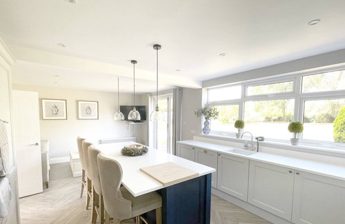 Thorne Casa | Luxury Family Home in 1 Acre of Manicured Grounds