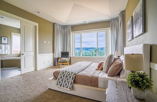 Education Hill Casa | Luxury family home w/ great Sammamish Valley View