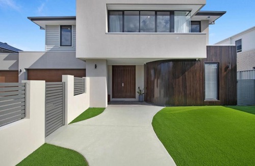Gold Coast Casa | Luxury Family Retreat in Hope Island