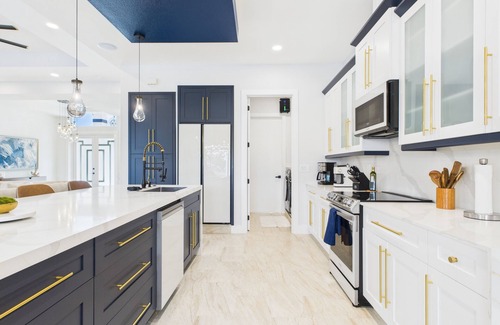Burnt Store Casa | Luxury Family Stay, Heated Pool, Beaches, Parks