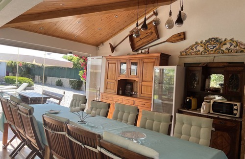 Maca Villa | Villa familiar de lujo cerca del mar - con piscina, jardín, barbacoa, parque infantil