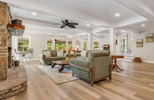 Candler Casa | Luxury Farmhouse Haven - Hike, Relax, Explore AVL