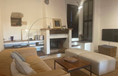 Massa Martana Otro | Luxury farmhouse with 4 bedrooms and WiFi, AC in Umbria