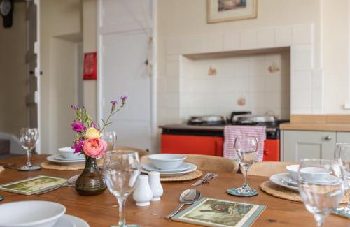 West Heslerton Casa | Luxury Farmhouse with Stunning Views and Hot Tub