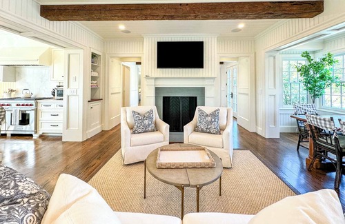 Katama Casa | Luxury Field Club Compound with Pool and Barn