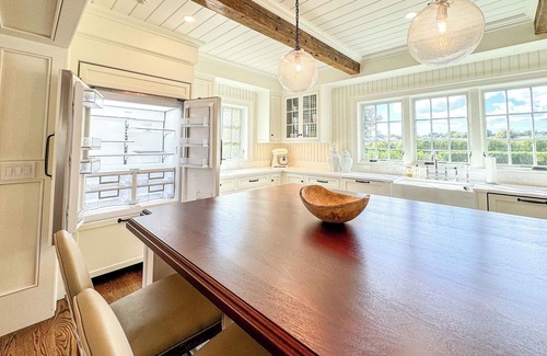 Katama Casa | Luxury Field Club Compound with Pool and Barn
