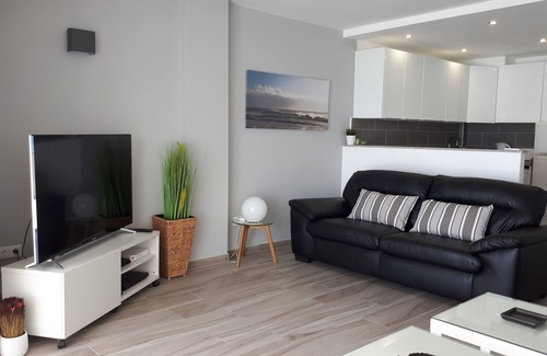Benalmadena Costa Apartamento | De lujo de primera línea frente a la playa Apt VFT / MA 02508 Wifi, TV del Reino Unido, aire acondicionado