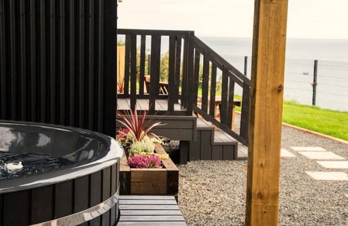 Glenariff Cabina | Luxury Five Person Shepherd Hut