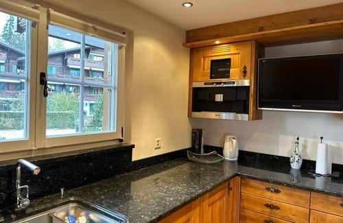 Zweisimmen Nr Gstaad Apartamento | Luxury Flat Close to Park Hotel in Gstaad