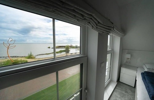 Uitdam Casa | Luxury flat with 3 bedrooms, 3 bathrooms and glass veranda