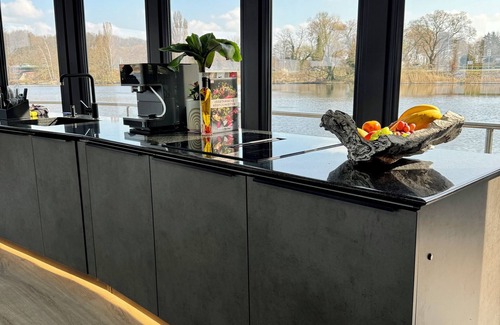 Werder Alquiler De Eote | Luxury Floating Home Shanti 2 with fireplace & lakeside sauna