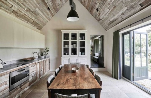 Whichford Casa | Luxury four bedroom family cottage