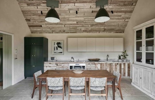 Whichford Casa | Luxury four bedroom family cottage