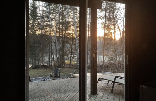 Gooderham Cabaña | Luxury Four Season Riverside Cabin