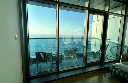 Al Sharq Apartamento | Luxury full sea view flat