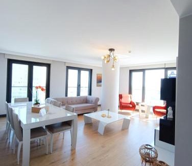 Kagithane Apartamento | Luxury Fully Equipped 3BR 2BA Apartment by Siena Suites