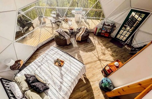 McMinnville Cabina | Luxury Fully Equipped Dome with Hot-Tub and Impressive Deck in Tennessee