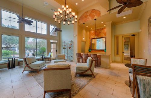 Nassau Bay Apartamento | Luxury Fully Furnished Apartments by NASA and Kemah Boardwalk