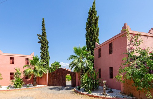 Sidi Abdallah Ghiat Villa | Villa de lujo con personal completo y magníficas vistas de las montañas del Atlas. 16 plazas