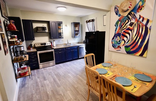 Trinidad Casa | Luxury Funky Fun 420, Walk Downtown wAC–Pets free!