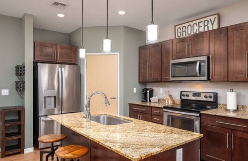 Grand Forks Apartamento | Luxury Furnished Apartment