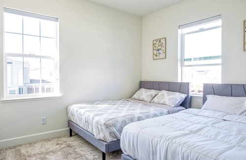 Tracy Casa | Luxury Furnished homes in Tracy with Mini Golf