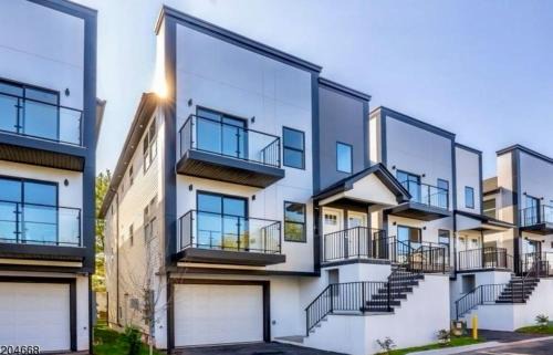 Elizabeth Casa | Luxury Gated NYC Theme 3BR 2B with Parking by EWR