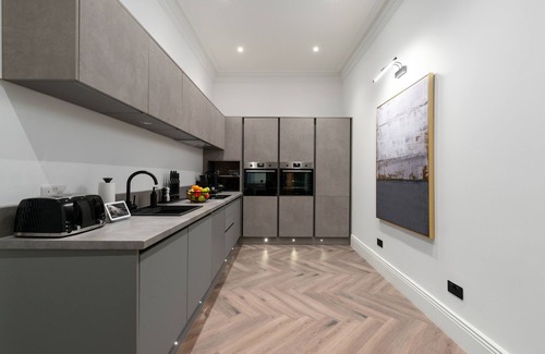 Leith Apartamento | Luxury Georgian City Retreat - Hot Tub - Patio