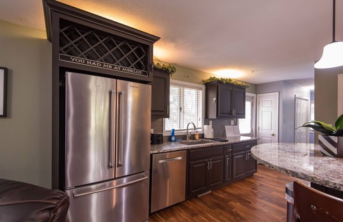 West Des Moines Casa | EL EQUIPO FUN MECCA! # 1 ALQUILER DE VACACIONES EN DES MOINES AIR BNB!