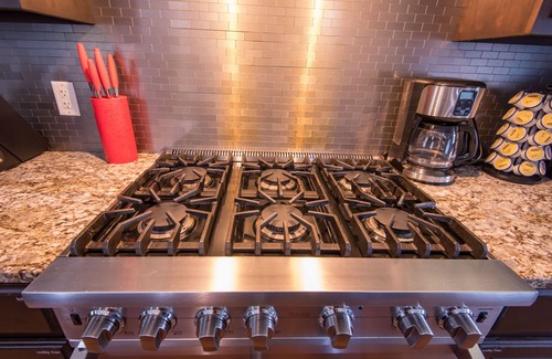 West Des Moines Casa | EL EQUIPO FUN MECCA! # 1 ALQUILER DE VACACIONES EN DES MOINES AIR BNB!