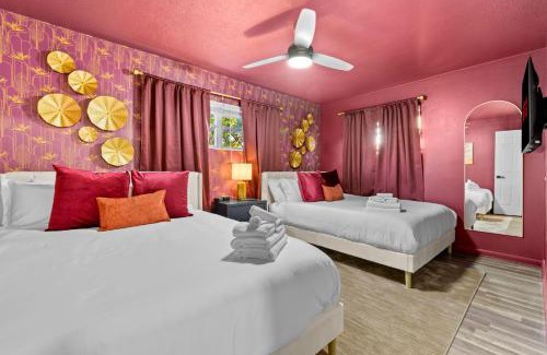 Seminole Casa | Luxury Getaway - Sleeps 12 Pool HTD Beach Closeby