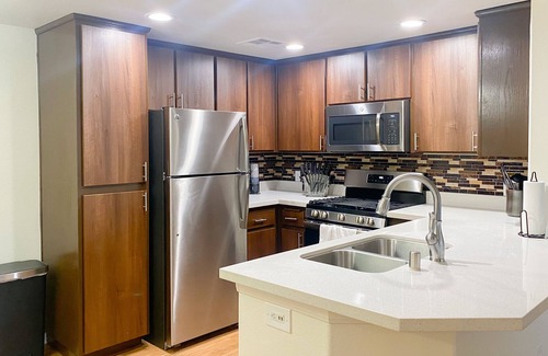 Peccole Ranch Apartamento | Luxury Getaway w/ Pool, Fast Wi-Fi & Free Parking