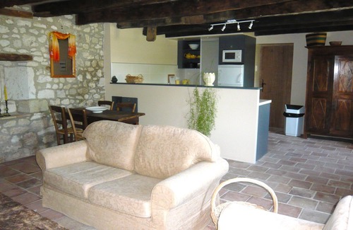 Boisse Cabaña | Luxury gite for adult couples, peaceful, open views, large swimming pool