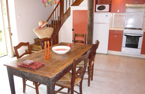Boisse Cabaña | Luxury gite for adult couples, peaceful, open views, large swimming pool