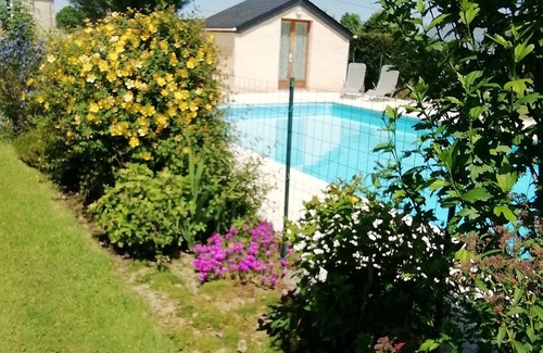 Cieutat Casa | Casa de lujo con piscina grande y vistas a la montaña. Duerme hasta 7