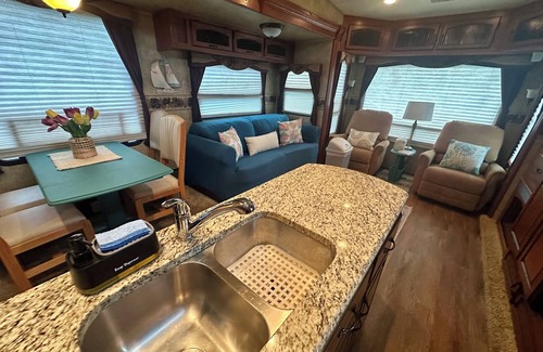 Englewood Casa | Luxury Glamping near the gorgeous Gulf coast Beach!