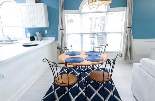 Central Myrtle Beach Apartamento | Luxury Golf Condo with Pool Access, near the Ocean and Broadway at the Beach,