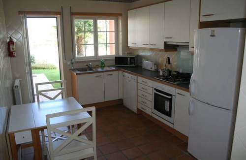 Praia del Rei Apartamento | Lujo apartamento en planta baja w / jardín en Praia del Rey Sólo a partir de € 600 a la semana