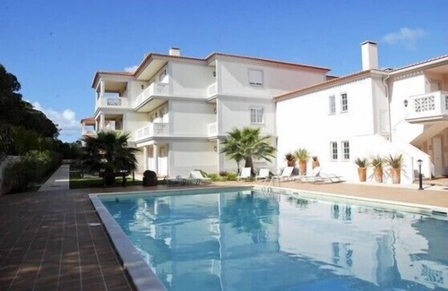Praia del Rei Apartamento | Lujo apartamento en planta baja w / jardín en Praia del Rey Sólo a partir de € 600 a la semana